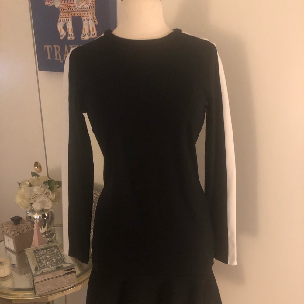 Dress - Picture 2 of 8